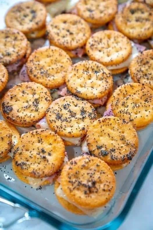 Ritz Cracker Party Sandwiches, an Irresistible Appetizer