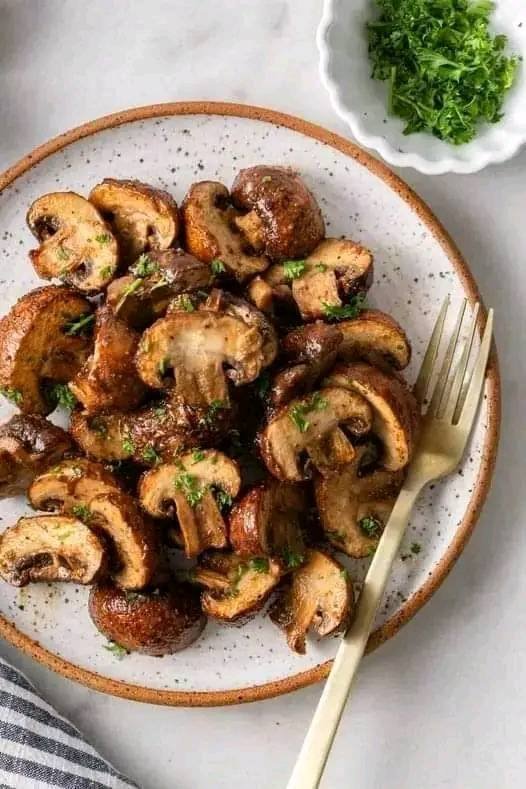 EASY AIR FRYER MUSHROOMS