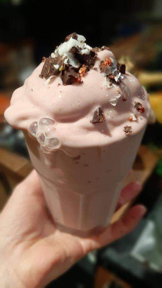 VEGAN STRAWBERRY NICE-CREAM