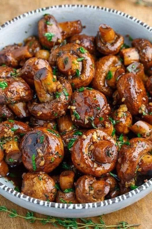 Vegan Garlic Butter Mushrooms — Rich, Savory, and Addictively Delicious! 🧄