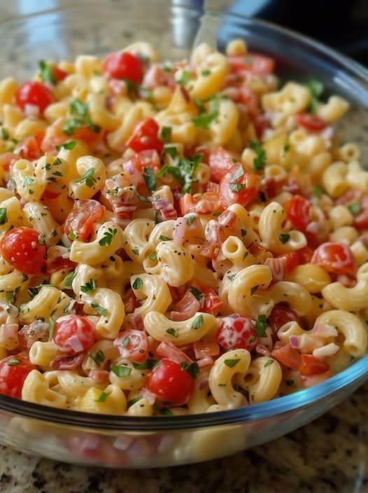 Homestyle Amish Macaroni Salad